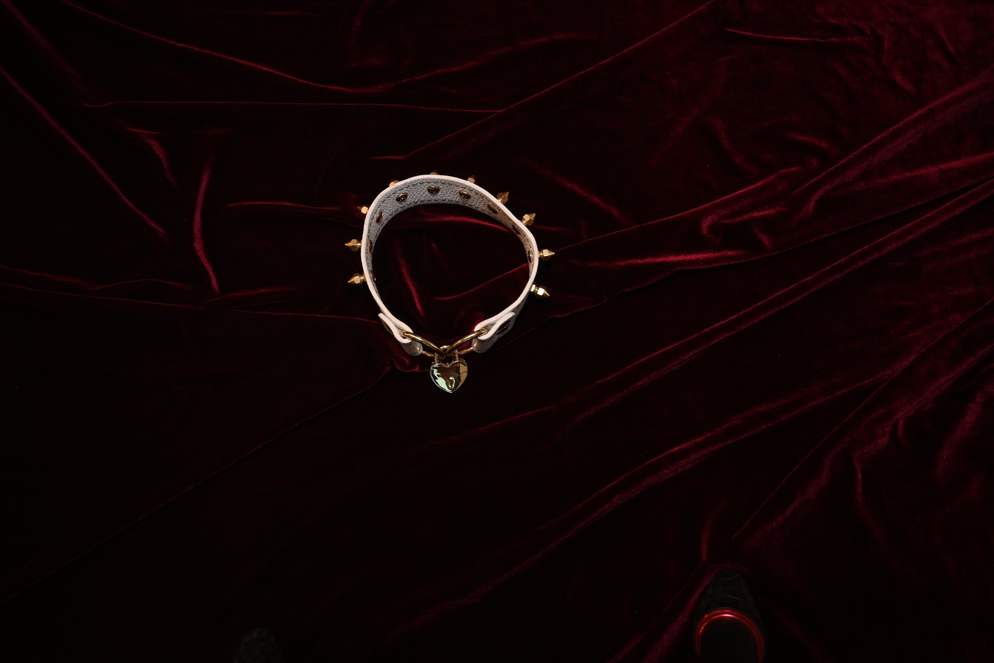 Angel's Thorn Collar image 2