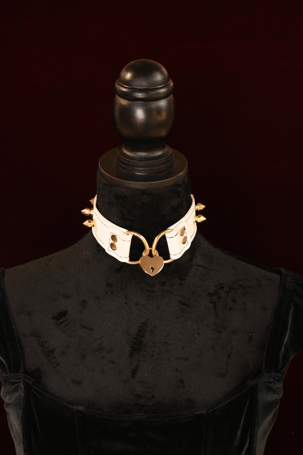 Angel's Thorn Collar image 3