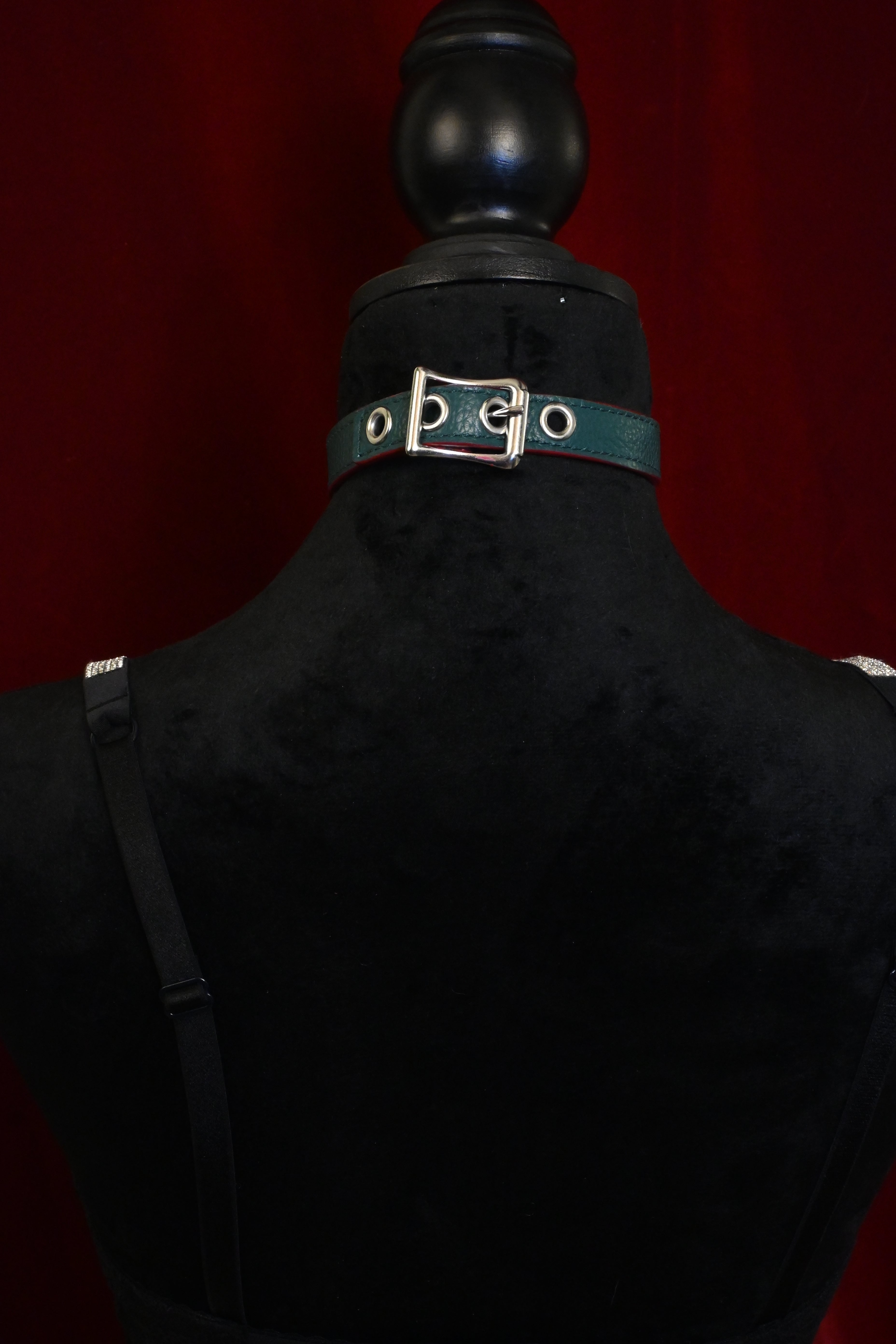 Festive Green Bow Collar